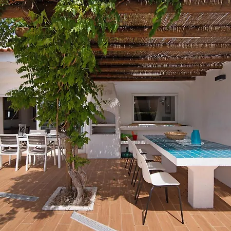 Aveiros Villa *