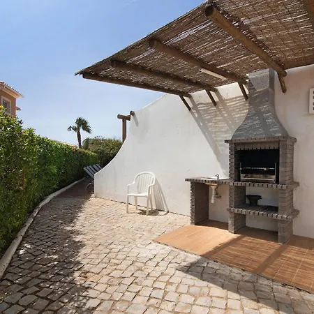 Aveiros Villa *